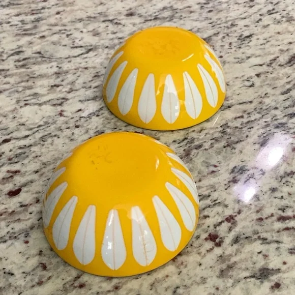 Two Cathrineholm 4 Inch Yellow and White Lotus Enamel Bowls - Picture 5 of 9